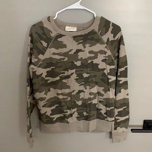 Women’s Universal Thread Crewneck